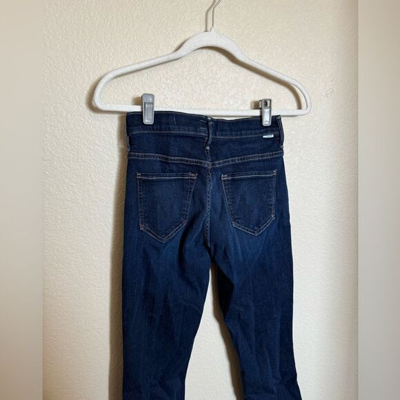 MOTHER The insider crop fray jeans size 25 in off limit blue shark hem - Picture 10 of 14